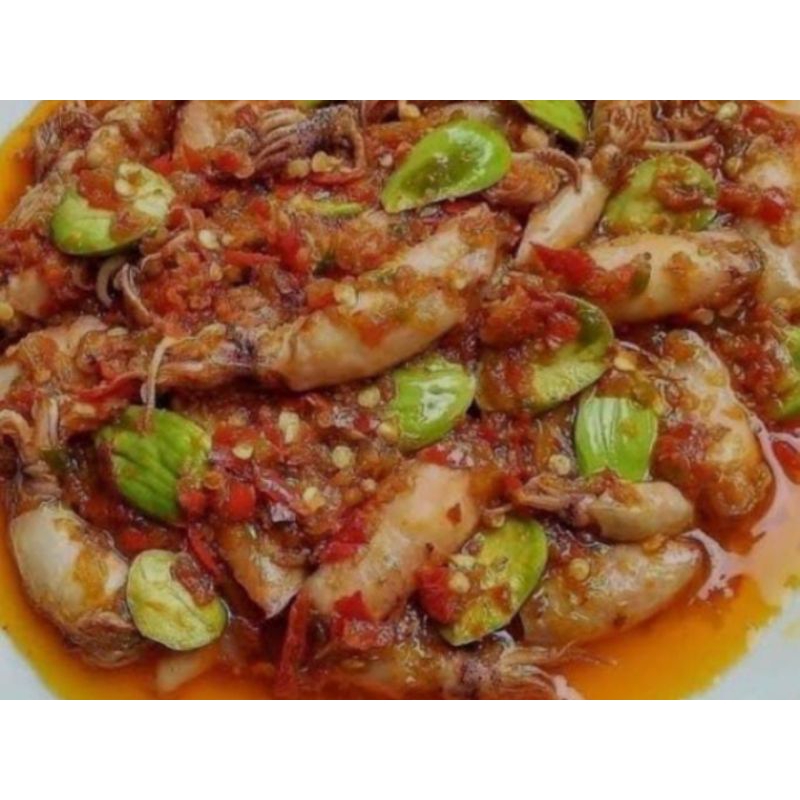 

Sambal cumi asin dan Pete. Dan ada banyak lgi varian sambalnya ada sambal teri Medan ayam suwir ,