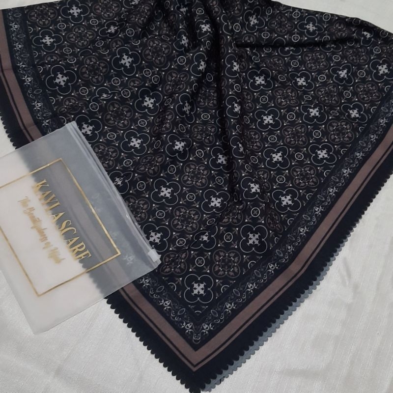 KAYLA SCRAF the beautifullness of hijab Jilbab segiempat