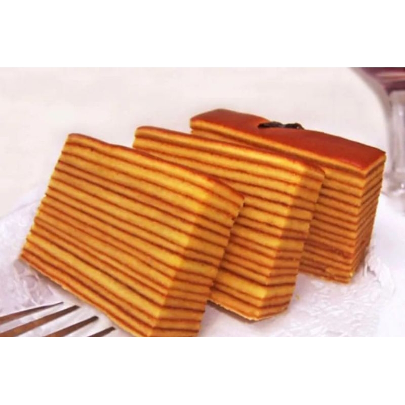 

Lapis Legit lembut Basah adika cake