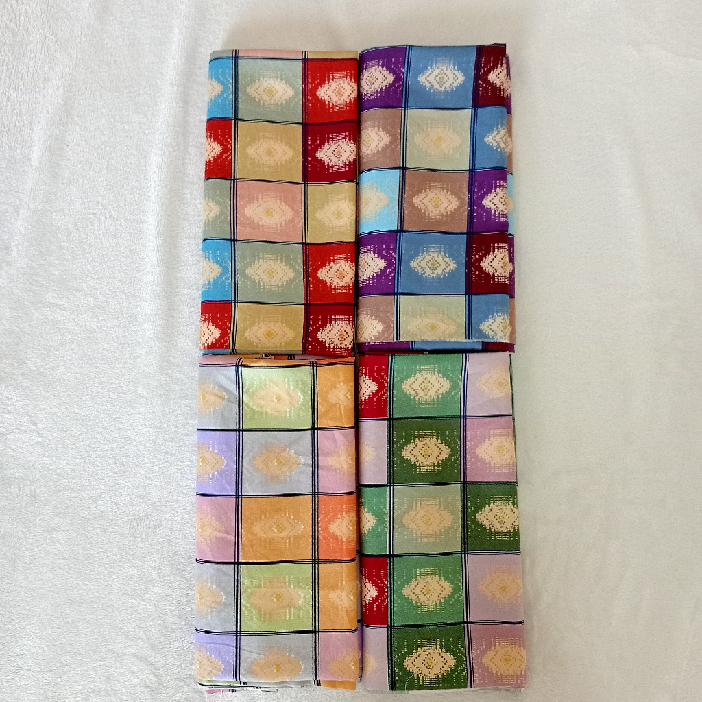 RB Sarung Bugis Adat Makasar / Sarung Baju Bodo / Sarung Kotak Khas Makasar