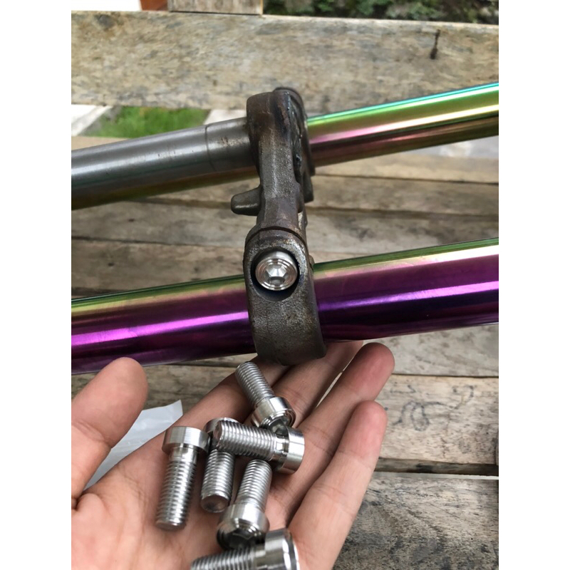 baut T bawah stanlis ninja r new HARGA / 1 BIJI