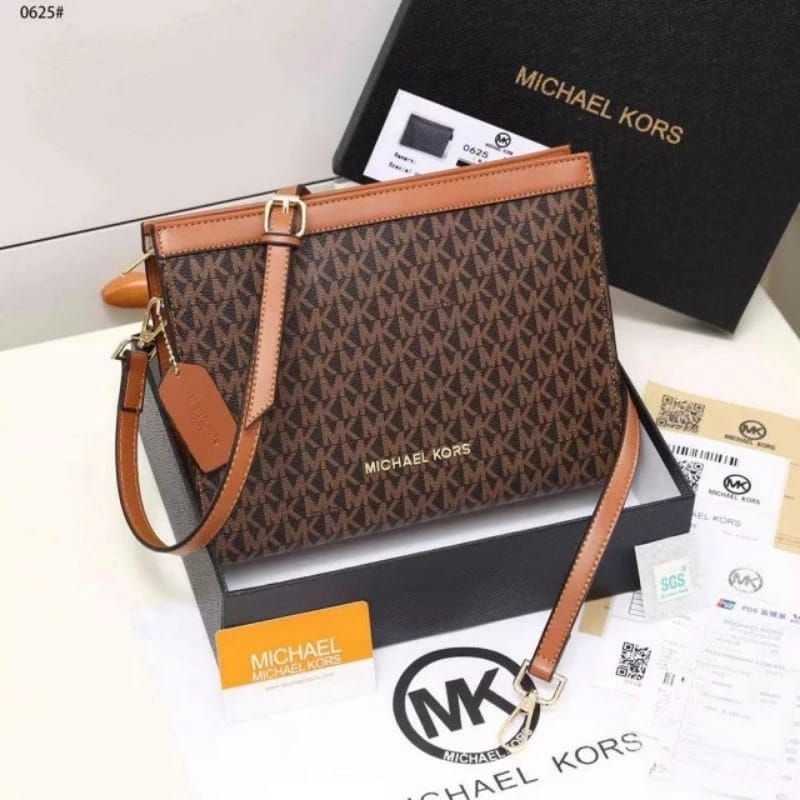 HANDBAG/CLUCTH MK FREE BOX