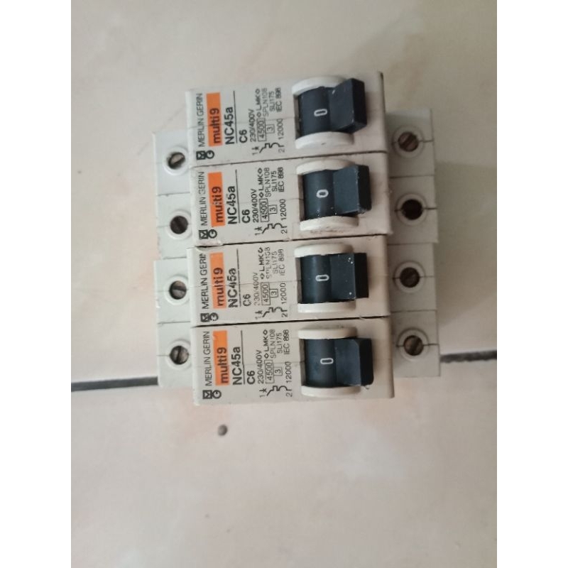 mcb 1p merlin gerin (6A ke atas)