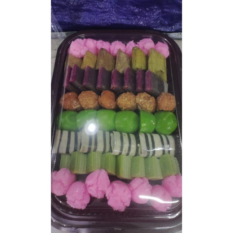 

NAMPAN CAKE ISI KUE BASAH 50PC RANDOM