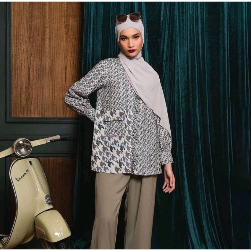 Chromatica Naura blouse by ZS (preloved)