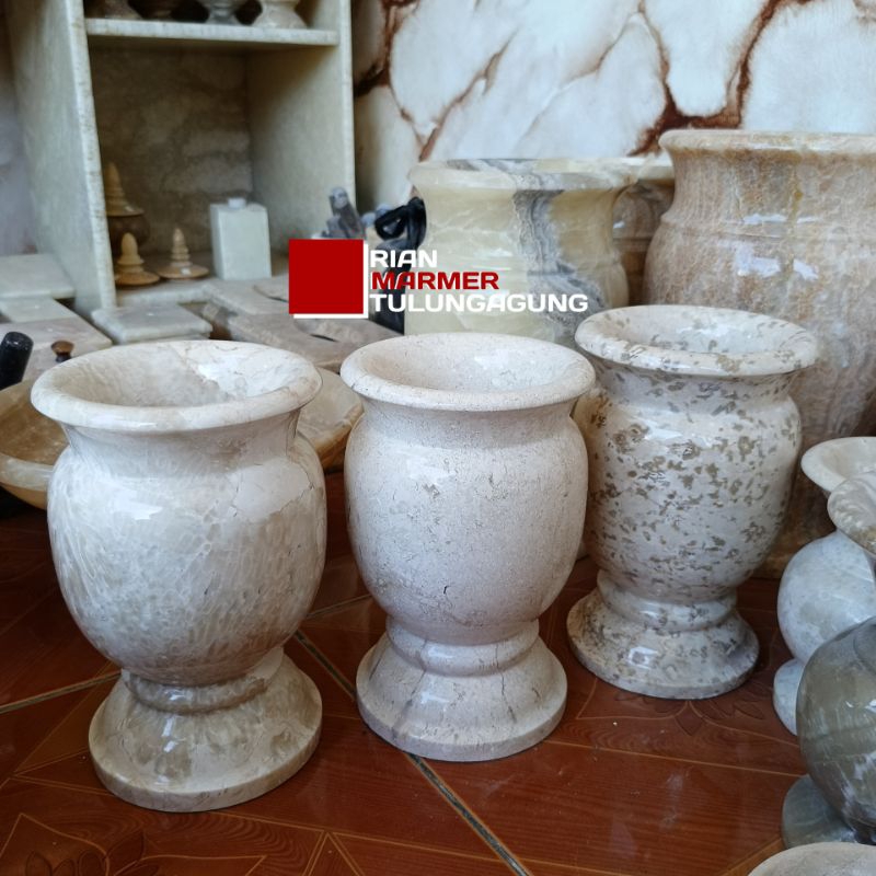 Pot Bunga Marmer Putih finishing Glossy