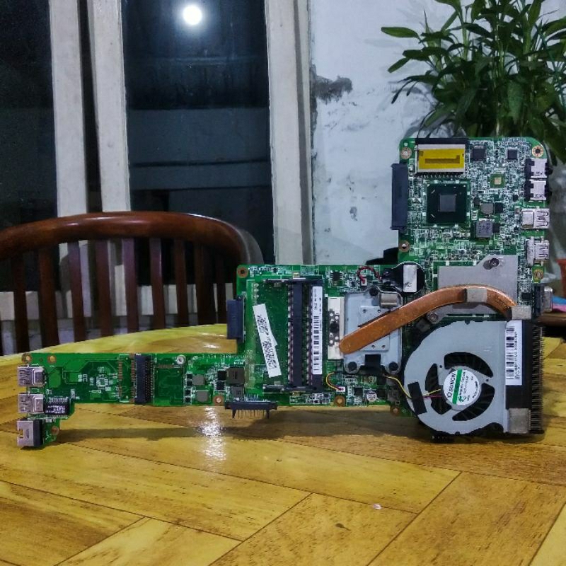 Mobo Motherboard Toshiba L840 Dual VGA RADEON