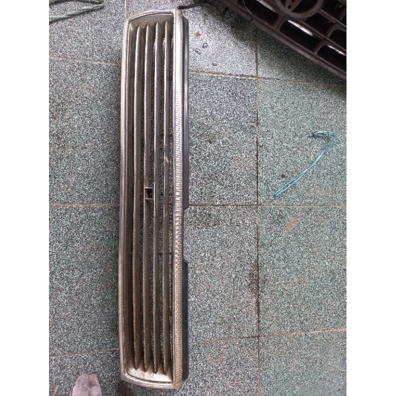 Grill Toyora Corona Twincam 1988 sd 1989 original