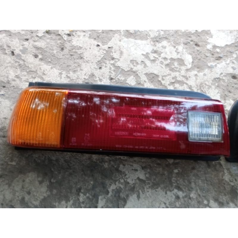 lampu belakang Daihatsu charade winner original