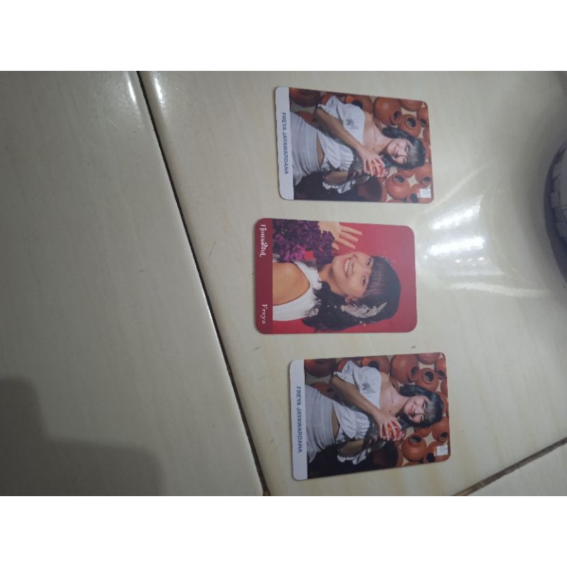 bundling photocard Freya Flowerfull+ photocard Freya Summer tour official