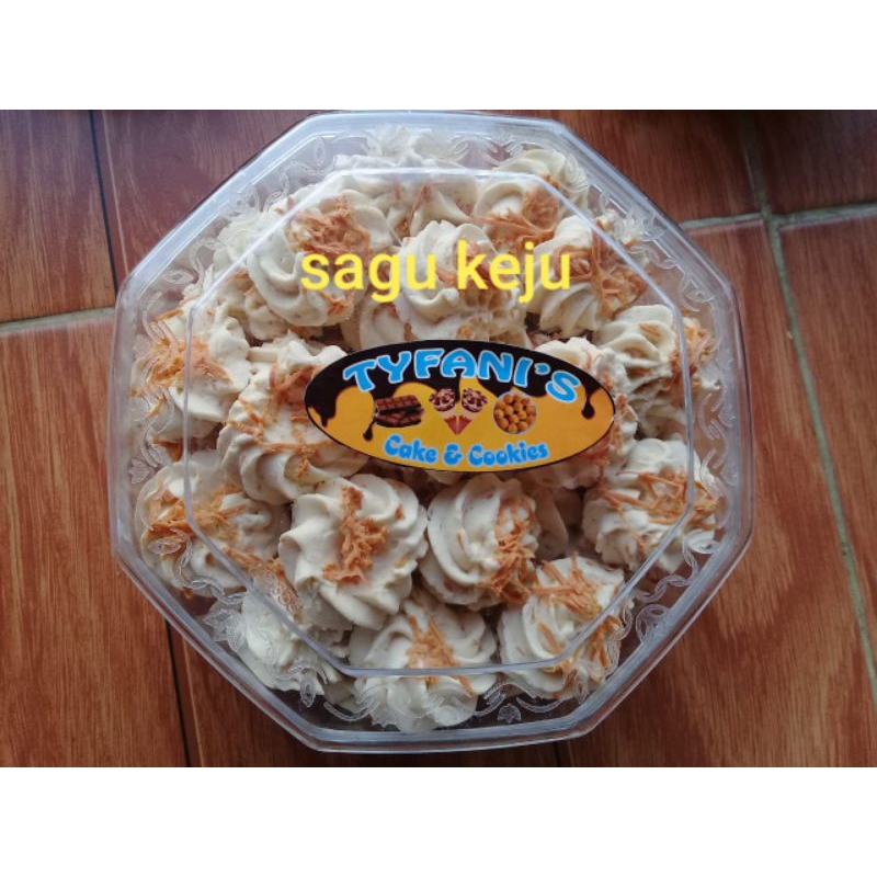 

sagu keju,Choko stik,nastar keju,thumprin strw