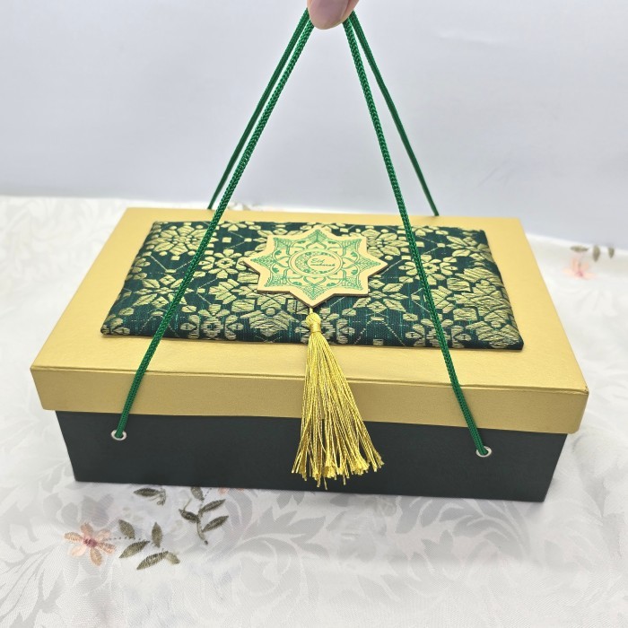 

Box songket tali 24x15x8cm / kotak kue kering 3toples hardtop lebaran