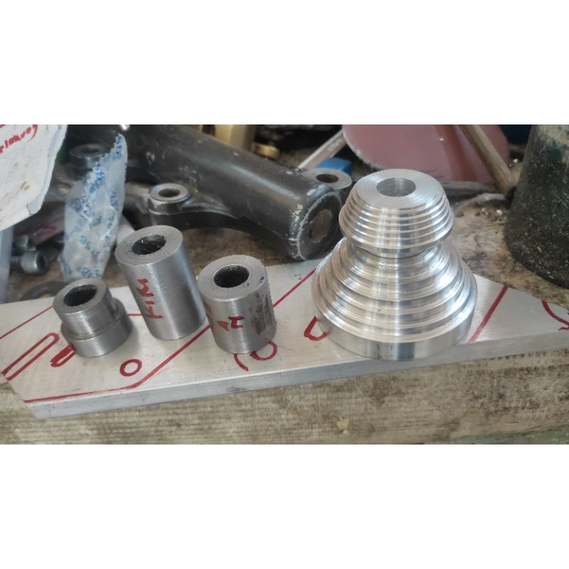 braket/pangkon kaliper Supra + bosing velg depan blkang