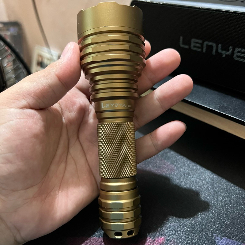 Leyoya C8+ senter led flashlight