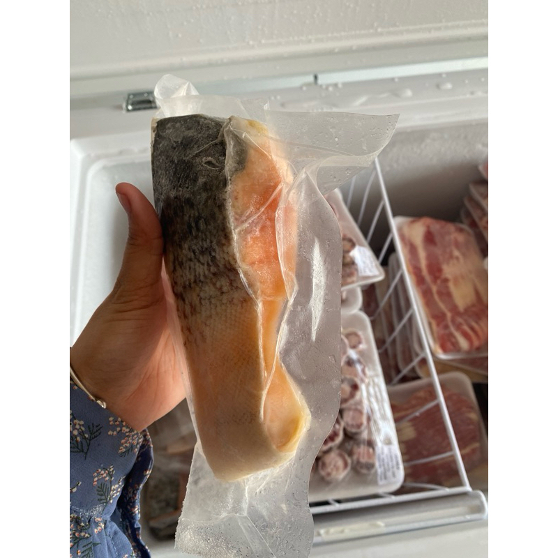 

Salmon fillet cut 200 gr