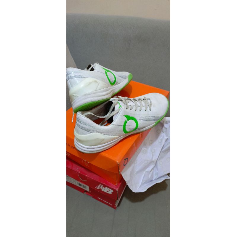 Sepatu Futsal Ortuseight Catalyst Legion V2