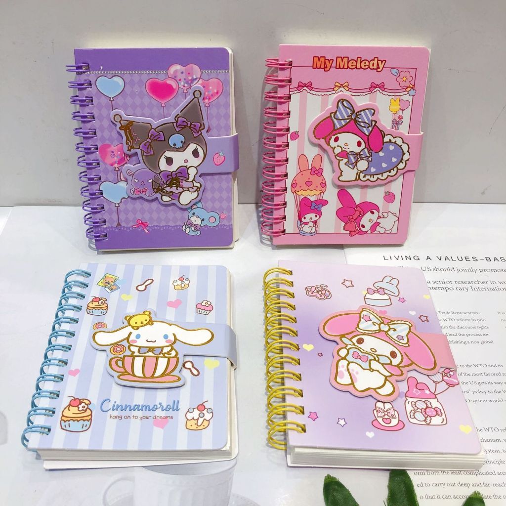 

SL88 - SANRIO Memo Ring Mini dengan Penutup Magnet XQ100K-1383 / Notebook Ring Mini Anak Lucu Karakter Kuromi Cinnamoroll