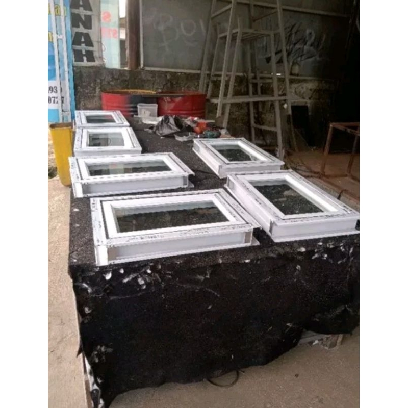 Jendela  aluminium 30x50 sirkulasi udara,kamar mandi kamar tidur  ,ventilasi lubang angin,free palet
