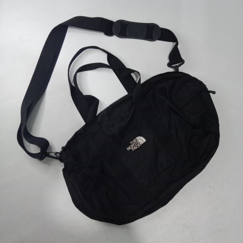 duffle bag the North face warna hitam second