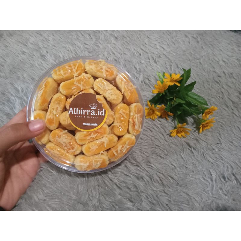 

KUE KASTENGEL KEJU LEMBUT DAN LUMER kemasan 250 gram