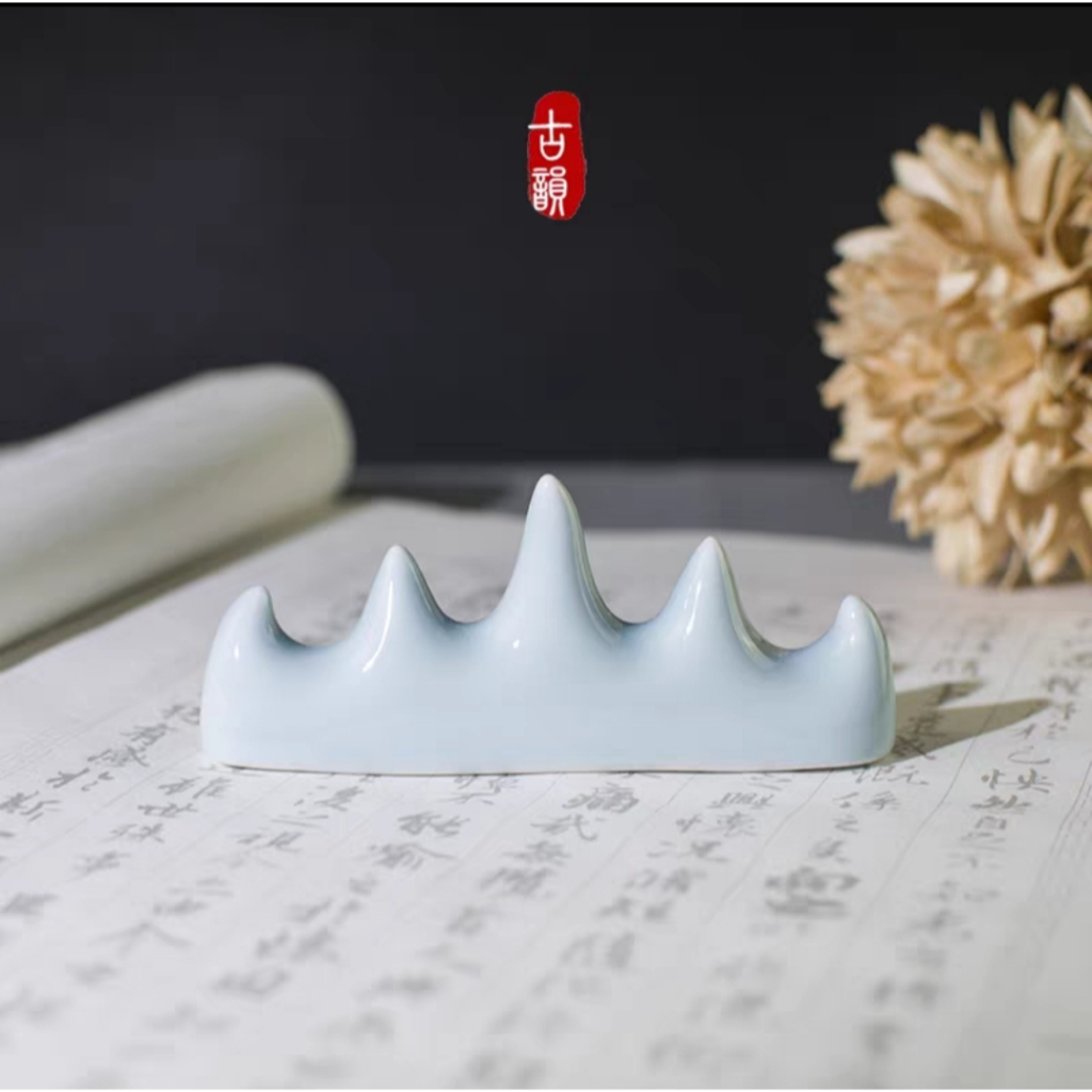 

Chinese Calligraphy Brush Holder 10cm x 4.1cm x 2cm (Penyangga Kuas)
