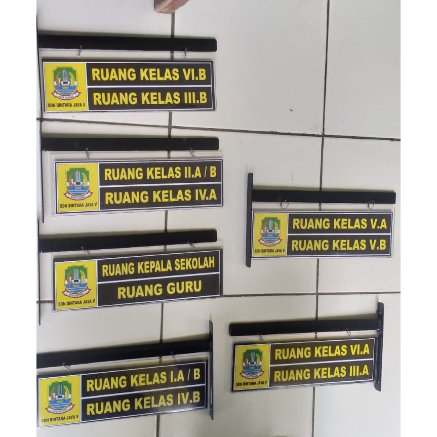 

Papan Nama Ruang Akrilik Gantung Besi
