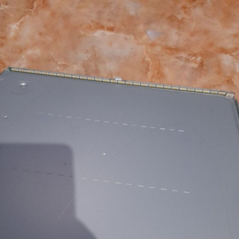 Lampu bl strip tv led LG 22LN4000 3 volt × 28 led