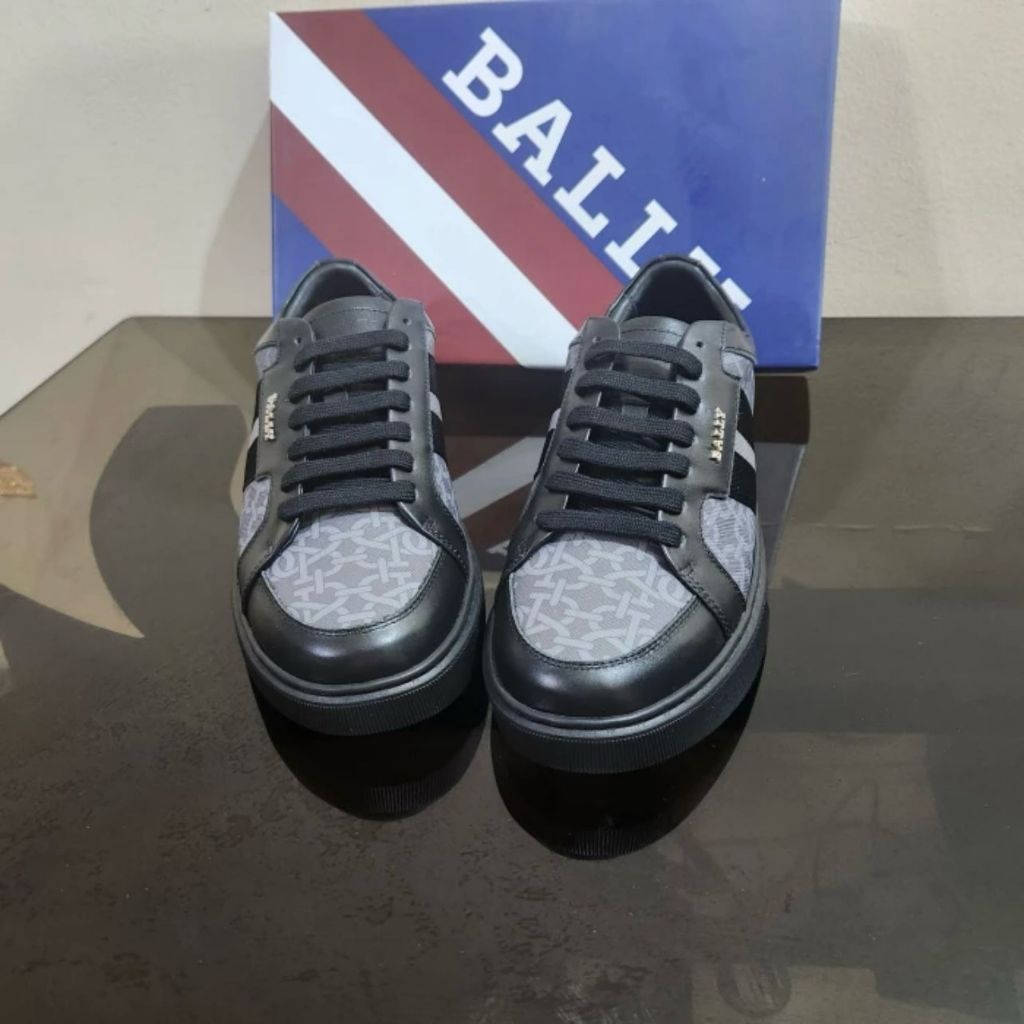 Sepatu sneakers pria,sepatu sneakers import