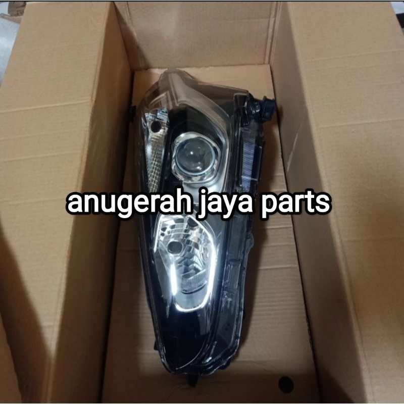 Headlamp lampu depan toyota sienta original