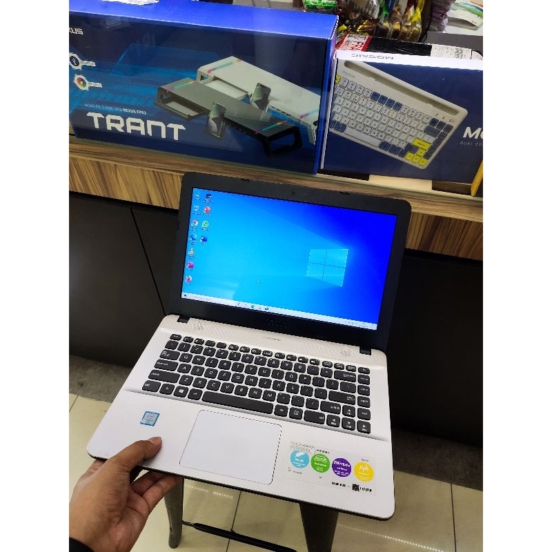 Laptop Leptop Asus Intel core i3 RAM 4GB SSD 128GB WINDOWS 10 Generasi terbaru siap pakai