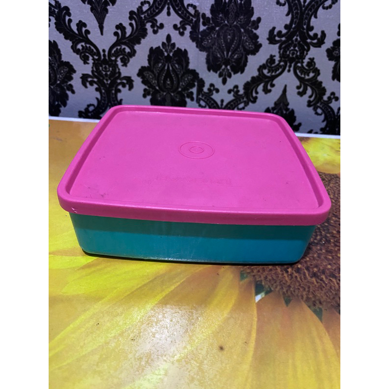 LSA Tupperware