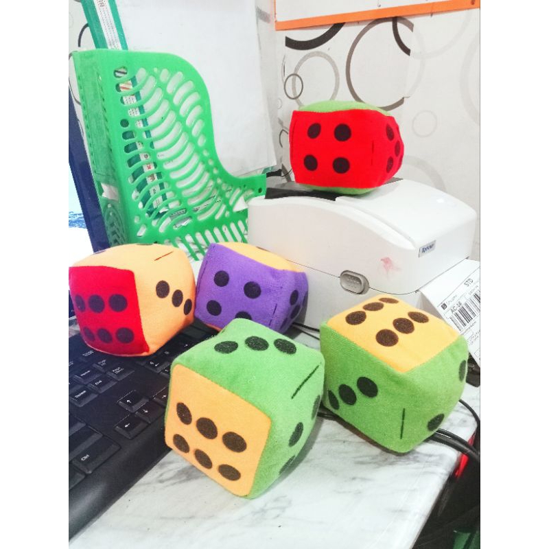 Boneka Capit Dadu, 13