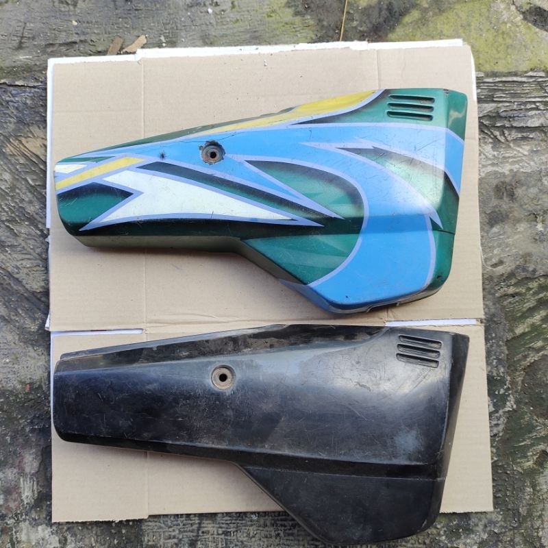 tepong aki tutup aki Suzuki a100 original kanan