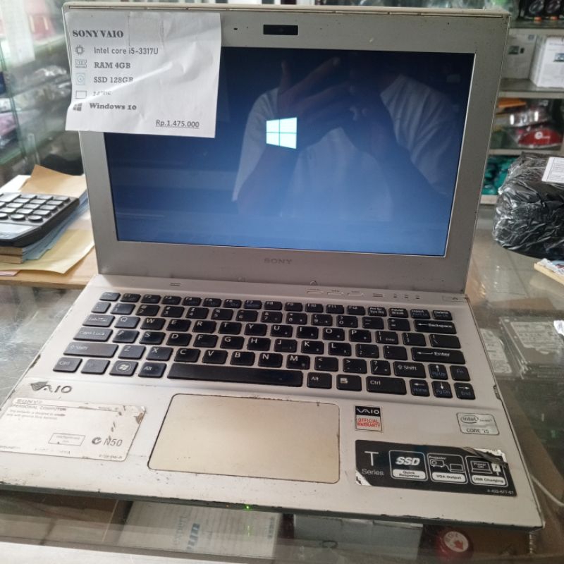 Laptop  SONY VAIO Ram 4 gb sd  128 gb