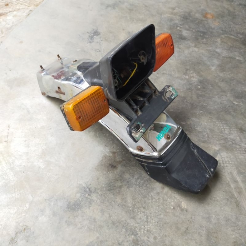 Slebor Spakbor Spakboar Belakang Besi Chrome Honda Win 100 Win100 Original Bekas Copotan Motor Secon