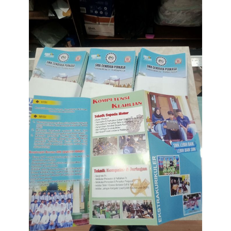 

Cetak Brosur PPdb Sekolah Tk Sd Smp Smk Pondok dll. Isi 100.lbr