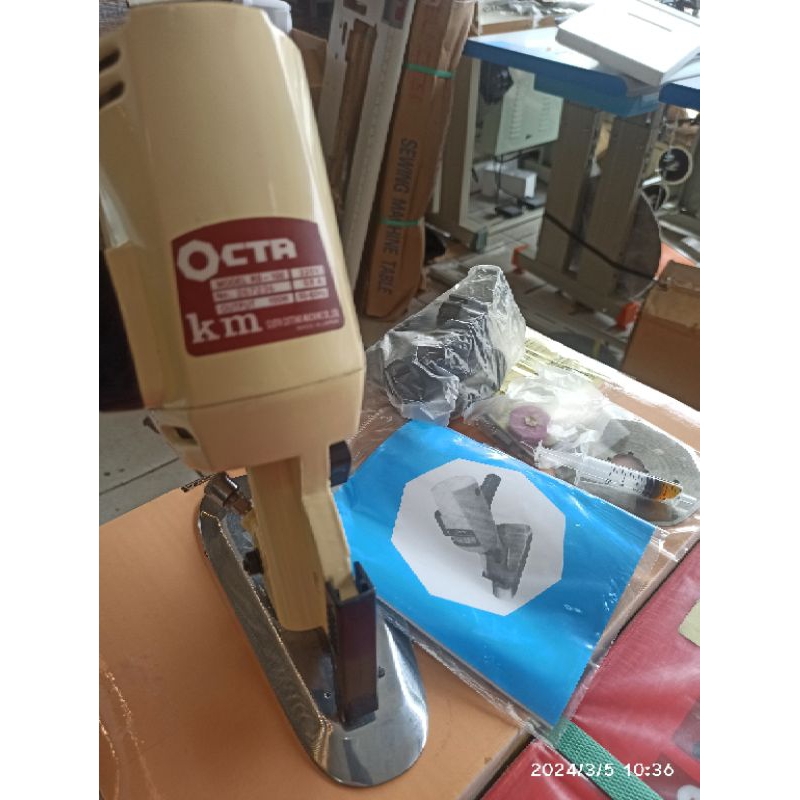 

Gunting Potong Octa RS 100 kain bundar bulat portable