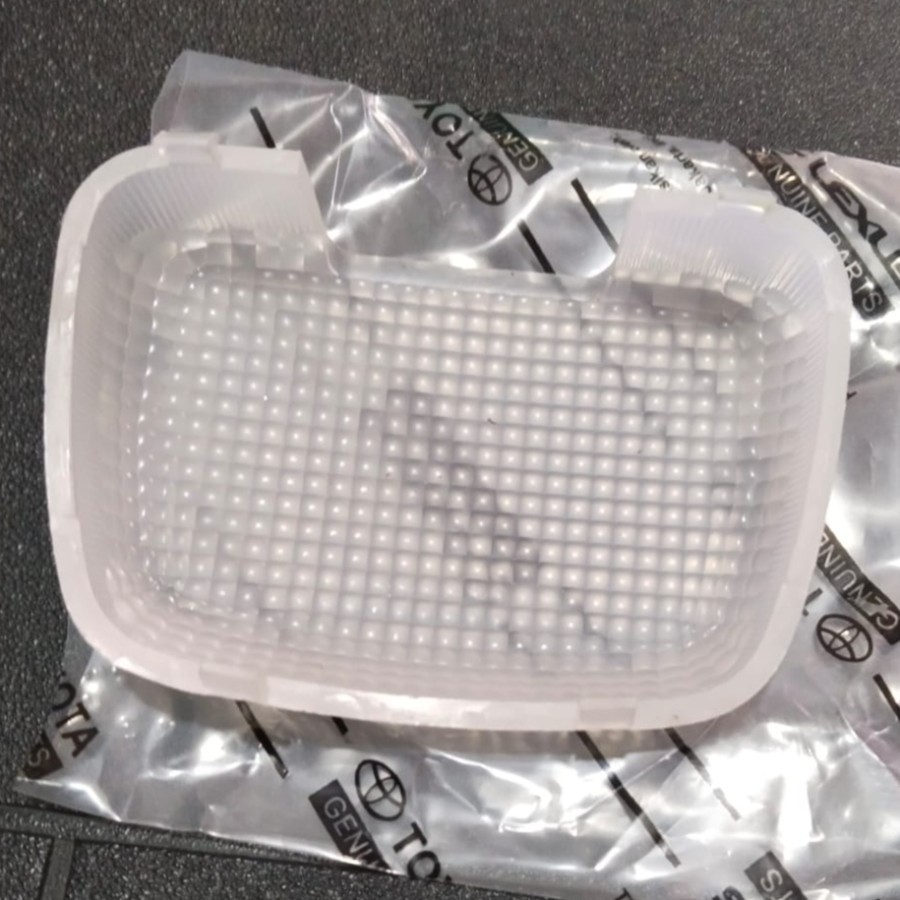 MIKA LAMPU PLAFON DEPAN AVANZA / XENIA 2005-2011 ORIGINAL