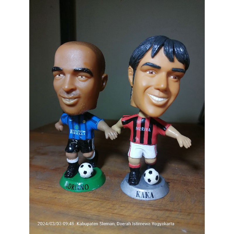 action figure pemain bola adriano dan kaka kepala goyang