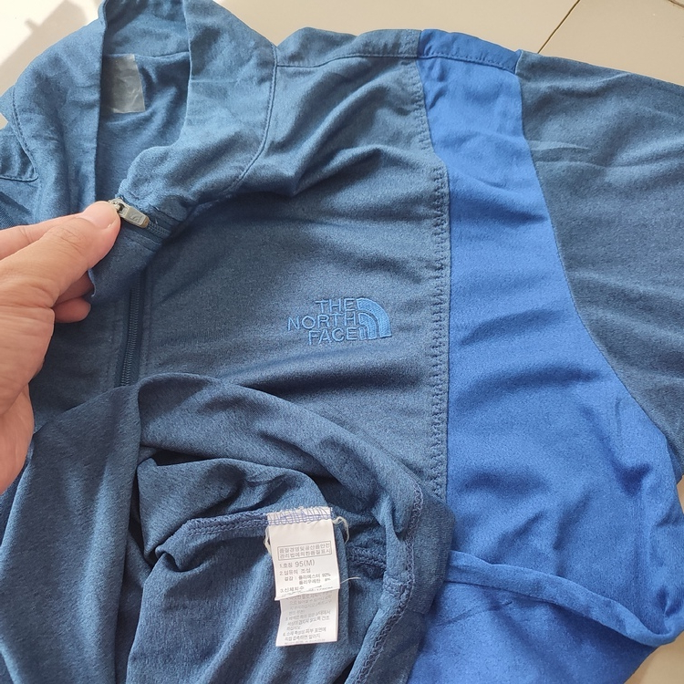 Baselayer TNF The North Face Bahan Quickdry Size M - Pakaian Lari Olahraga Pendaki Pria Wanita - Out