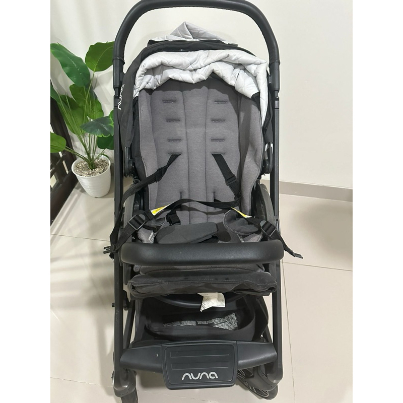 stroller nuna second