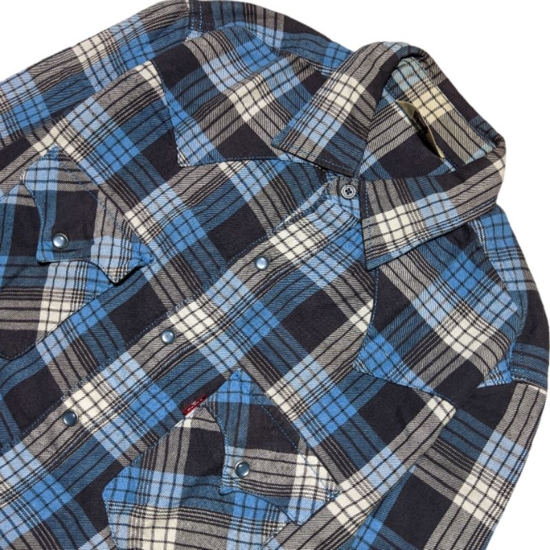 Kemeja Levis Red Tab Heavyweigh tebal Kancing Batu Size M fit L