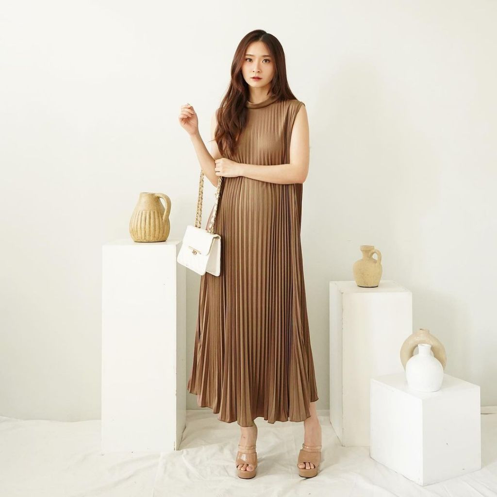 Inner Dress Wanita Kekinian Inner Plisket Tanpa Lengan Polos Dress Cantik Bahan Plisket