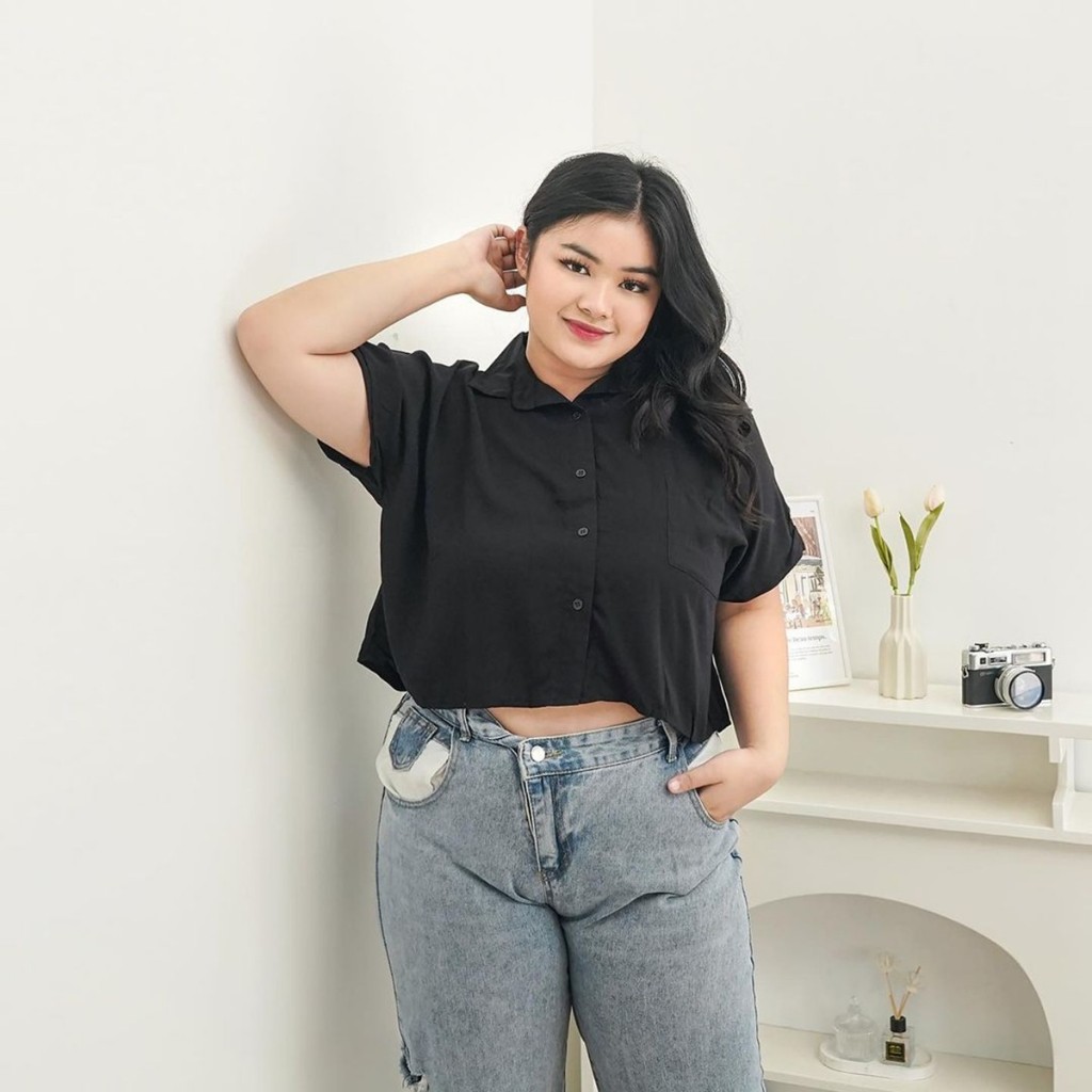 Hyeri Baju Atasan Kemeja Oversize Crop Putih Hitam Polos Basic Shirt Wanita Lengan Pendek Rayon Prem