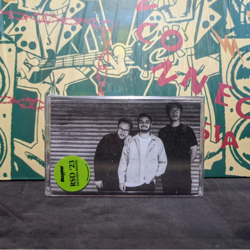 Kaset Perunggu - Pendar