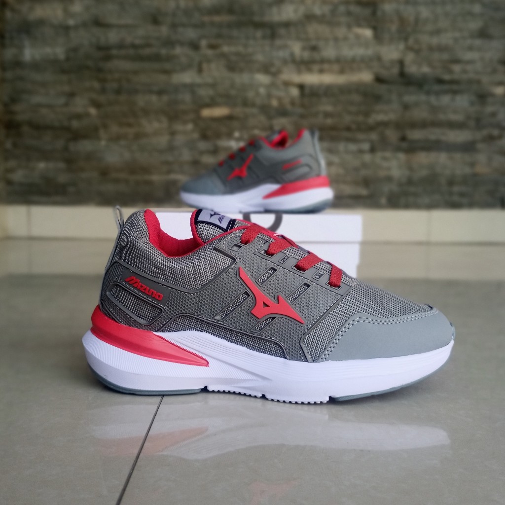 Sepatu Sneakers Olahraga Running Sport Pria Wanita Abu Lis Merah Sepatu Joging seanam badminton