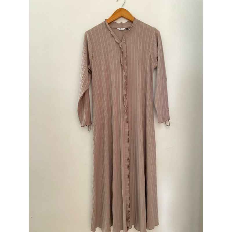 PRELOVED Wavy Abaya by BARKHA