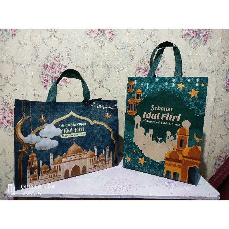 

Tas Lebaran Hari Raya Idul Fitri Type Goodie bag/Handlebag Terbaru 2025 ukuran 30x15x40 Hampers Sembako Parcel Zakat