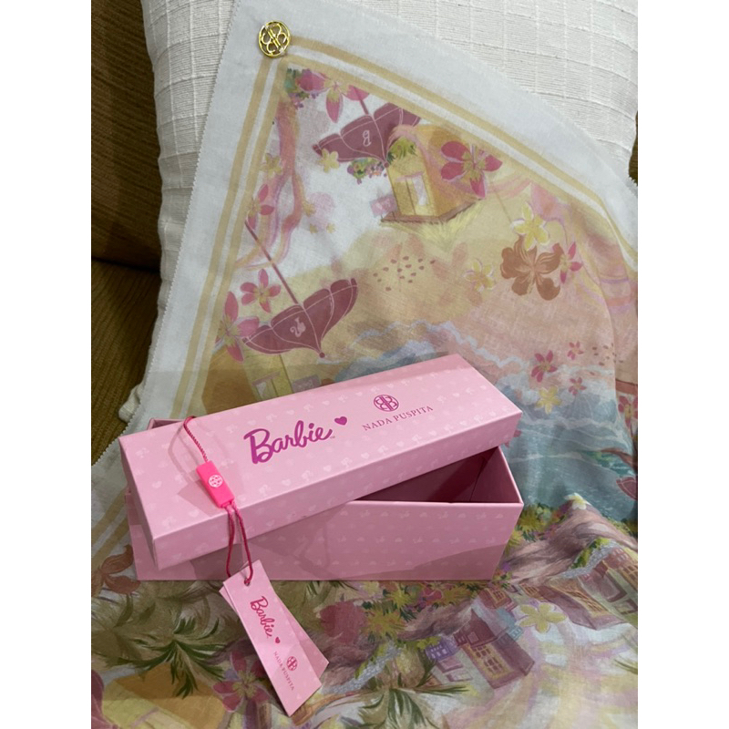 ((❌SOLD❌)) Nada Puspita Vacanza Scarf x Barbie - White • PRELOVED / PL •