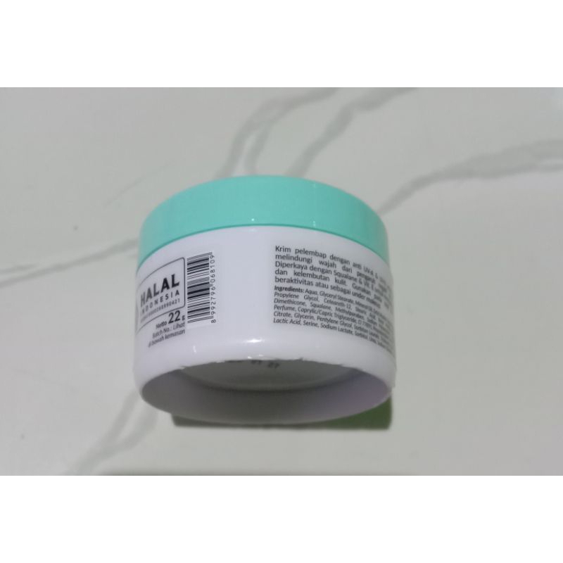 Viva Day Cream Melembabkan Wajah + UV Filter